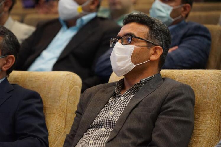 رونمایی از کتاب تولید تجهیزات پزشکی و تشکیل قرارگاه دائمی دانش بنیان در اولین همایش تولید تجهیزات پزشکی داتش بنیان